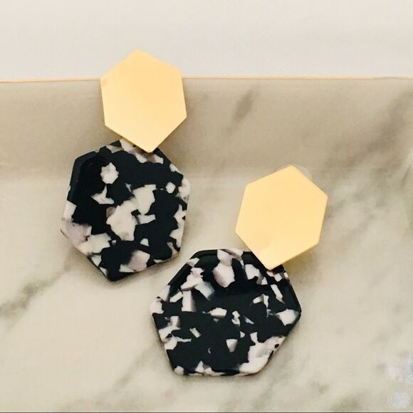 Gold Tone Black White Marble Geometric Acrylic Earrings NWT - Picture 4 of 7